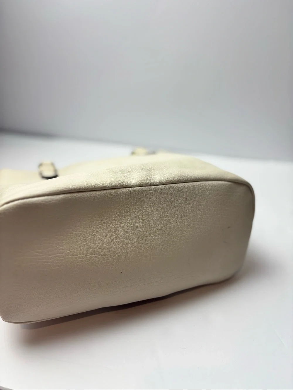 Liz Claiborne Cream Tote with Brown Center Stripe